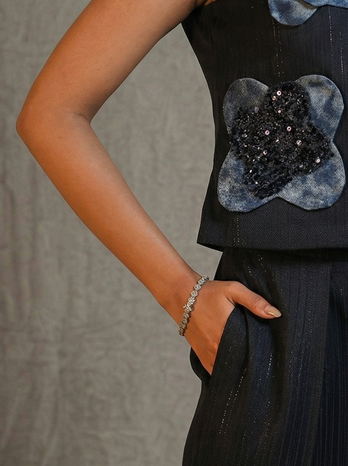 Self fabric top and bottom with 3D embroidery