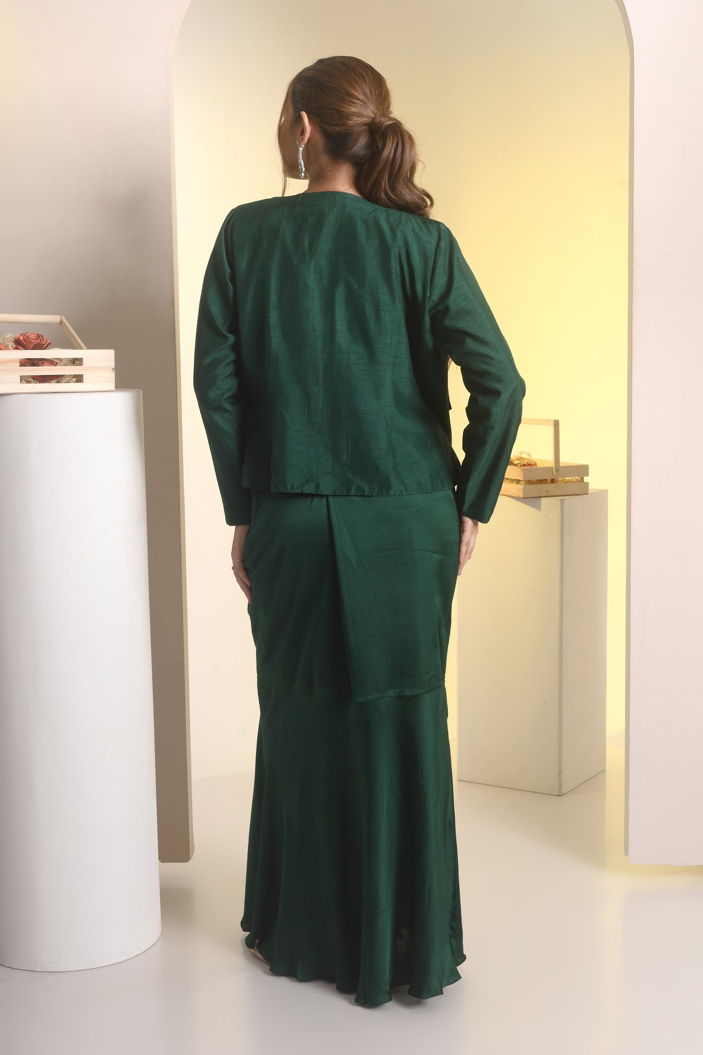 Long embroidery collar blazer, bustier and drape skirt